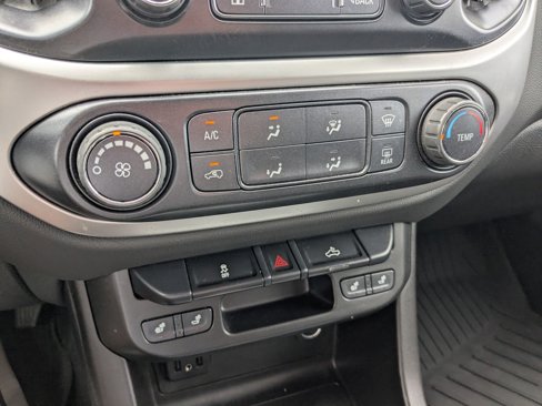 Used 2022 Chevrolet Colorado LT w/ LT Convenience Package image 23