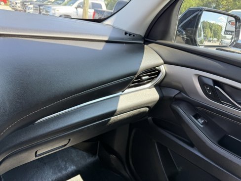 Used 2019 Chevrolet Traverse LT image 10