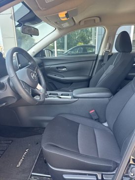 Used 2023 Nissan Sentra SV image 9