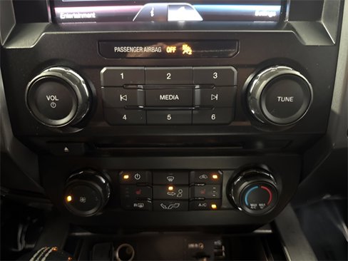 Used 2015 Ford F150 XLT w/ Equipment Group 302A Luxury image 23