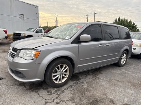 Used 2016 Dodge Grand Caravan SXT image 2