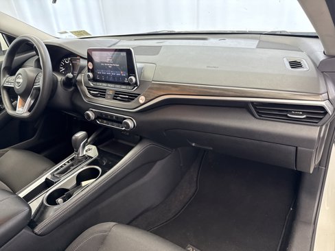 Used 2023 Nissan Altima 2.5 SV image 14