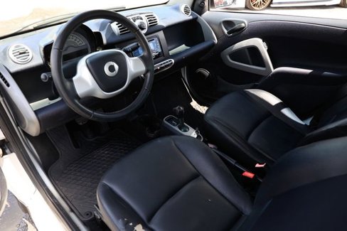 Used 2014 smart fortwo pure image 4