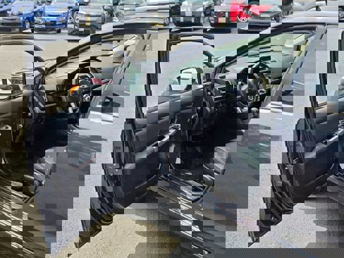 Used 2017 Subaru Crosstrek 2.0i Limited image 48