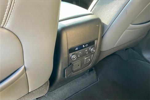 Used 2024 Buick Enclave Premium image 35