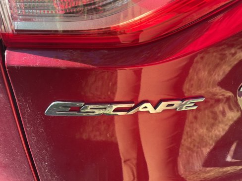 Used 2015 Ford Escape Titanium image 13