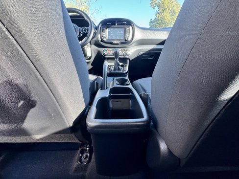 Used 2020 Kia Soul LX image 13