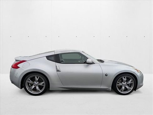 Used 2012 Nissan 370Z Touring image 4