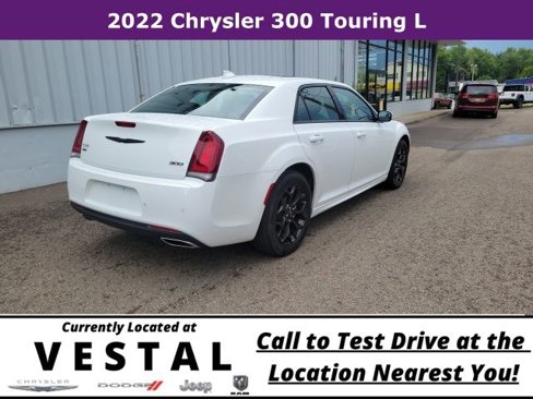 Used 2022 Chrysler 300 Touring L w/ Popular Equipment Group image 4