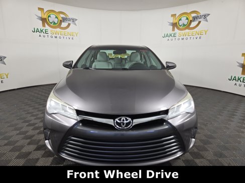 Used 2017 Toyota Camry XLE image 3