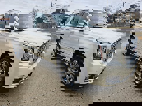 Used 2015 GMC Yukon Denali w/ Premium Package image 6