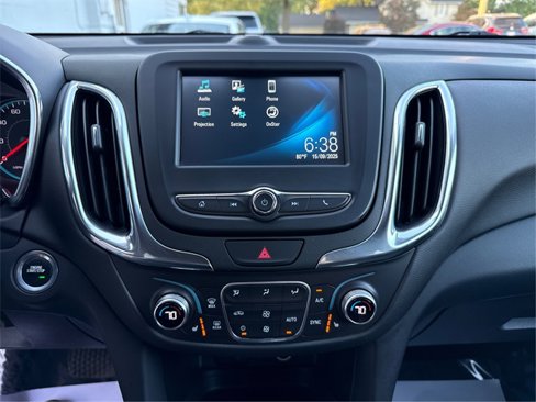 Used 2018 Chevrolet Equinox LT image 14