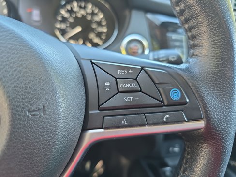 Used 2019 Nissan Rogue SL image 18