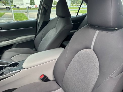Used 2024 Toyota Camry LE image 9