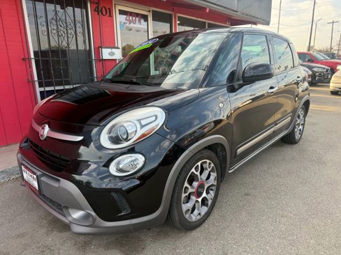 Used 2014 FIAT 500L Trekking w/ Popular Equipment Group image 2