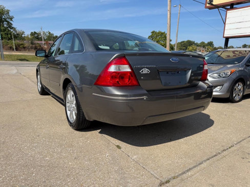 Used 2005 Ford Five Hundred SEL image 6