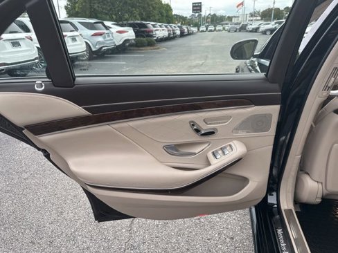 Used 2018 Mercedes-Benz S 560 Sedan image 23