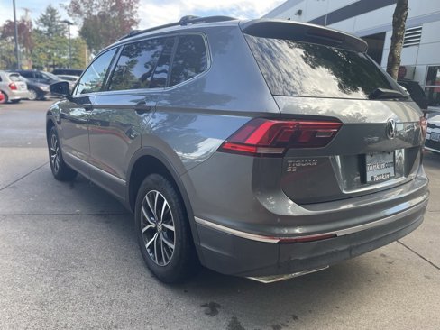 Used 2018 Volkswagen Tiguan SE w/ Panoramic Sunroof Package image 8