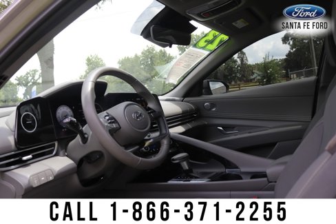 Used 2023 Hyundai Elantra SEL w/ Convenience Package image 20