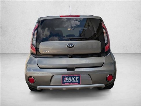 Used 2018 Kia Soul + image 7