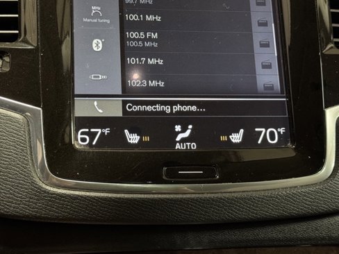 Used 2016 Volvo XC90 T6 Momentum w/ Momentum Plus Package image 24