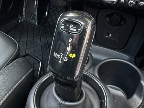 Used 2022 MINI Cooper S w/ Premium Package image 31