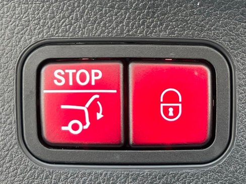 Certified 2022 Mercedes-Benz GLA 250 4MATIC image 35