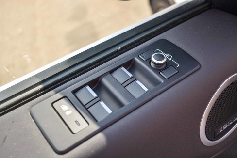 Used 2019 Land Rover Discovery HSE image 22