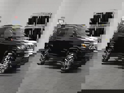New 2024 Jeep Compass Latitude w/ Sun and Sound Group image 7