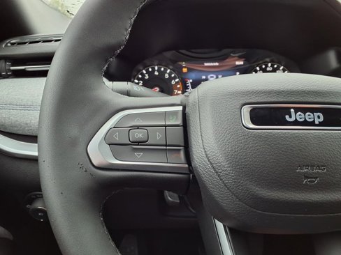 New 2025 Jeep Compass Latitude image 15