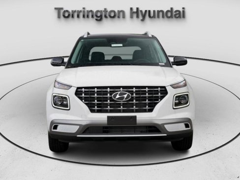 Certified 2024 Hyundai Venue Limited image 2
