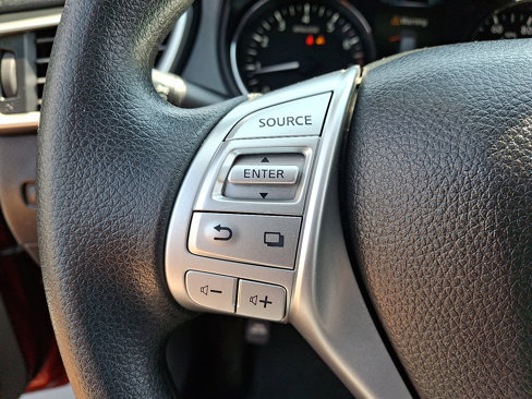 Used 2016 Nissan Rogue S image 22