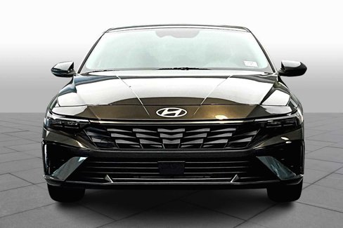 Used 2024 Hyundai Elantra SEL w/ Convenience Package image 3