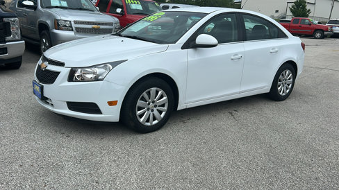 Used 2011 Chevrolet Cruze LT image 2