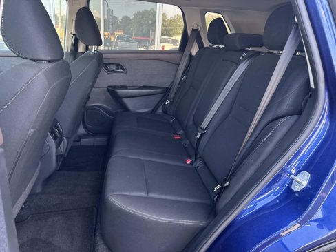 Used 2023 Nissan Rogue S image 13