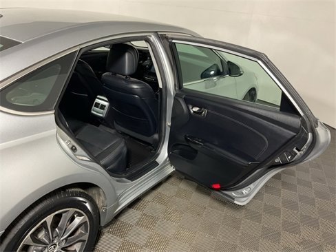 Used 2016 Toyota Avalon XLE image 32