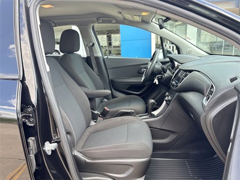Used 2020 Chevrolet Trax LS image 14