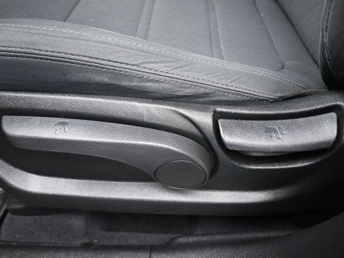 Used 2020 Kia Sorento LX image 12