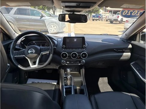 Used 2020 Nissan Sentra SR w/ Premium Package image 12