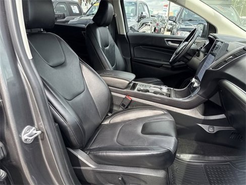Used 2022 Ford Edge Titanium image 18