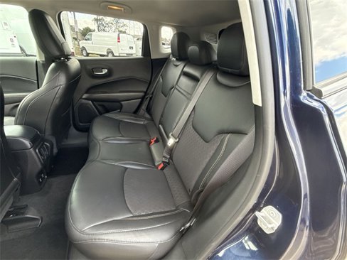 Used 2019 Jeep Compass Latitude image 24