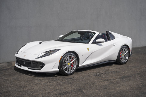 Used 2022 Ferrari 812 GTS image 1