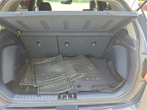 Used 2021 Hyundai Venue image 28