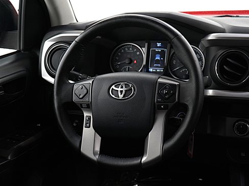 Used 2016 Toyota Tacoma SR5 image 13