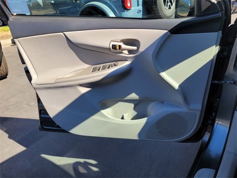 Used 2012 Toyota Corolla LE image 24