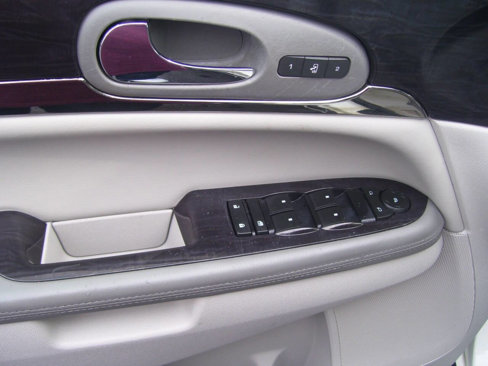 Used 2015 Buick Enclave Leather image 11