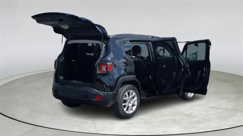Used 2020 Jeep Renegade Latitude image 12