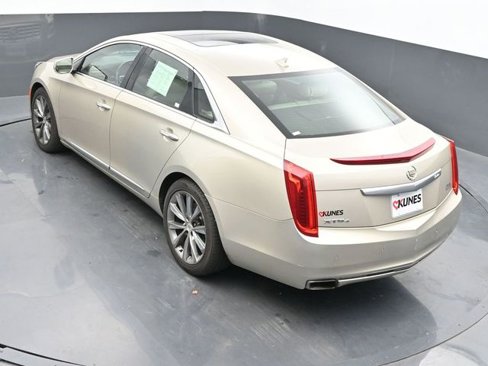 Used 2013 Cadillac XTS Luxury image 17