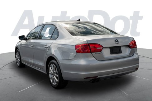 Used 2012 Volkswagen Jetta SE image 2