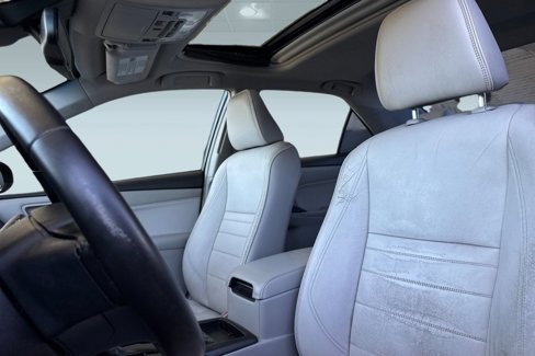 Used 2016 Toyota Camry XLE image 25